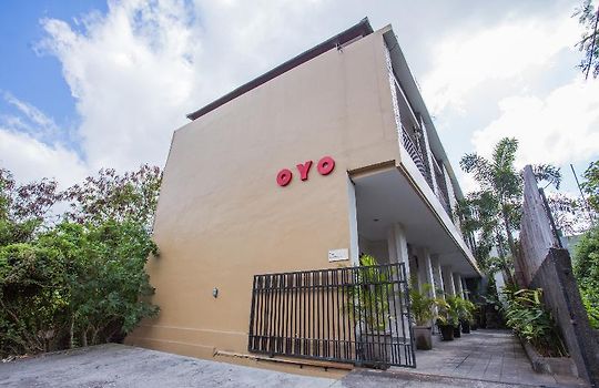 Otel Oyo 1004 The Radiance Guesthouse Seminyak